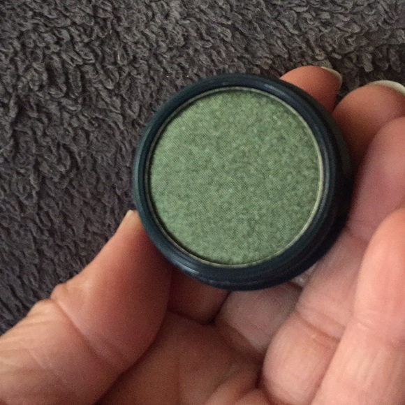 Space Case | Eye shadow - Picture 3 of 4